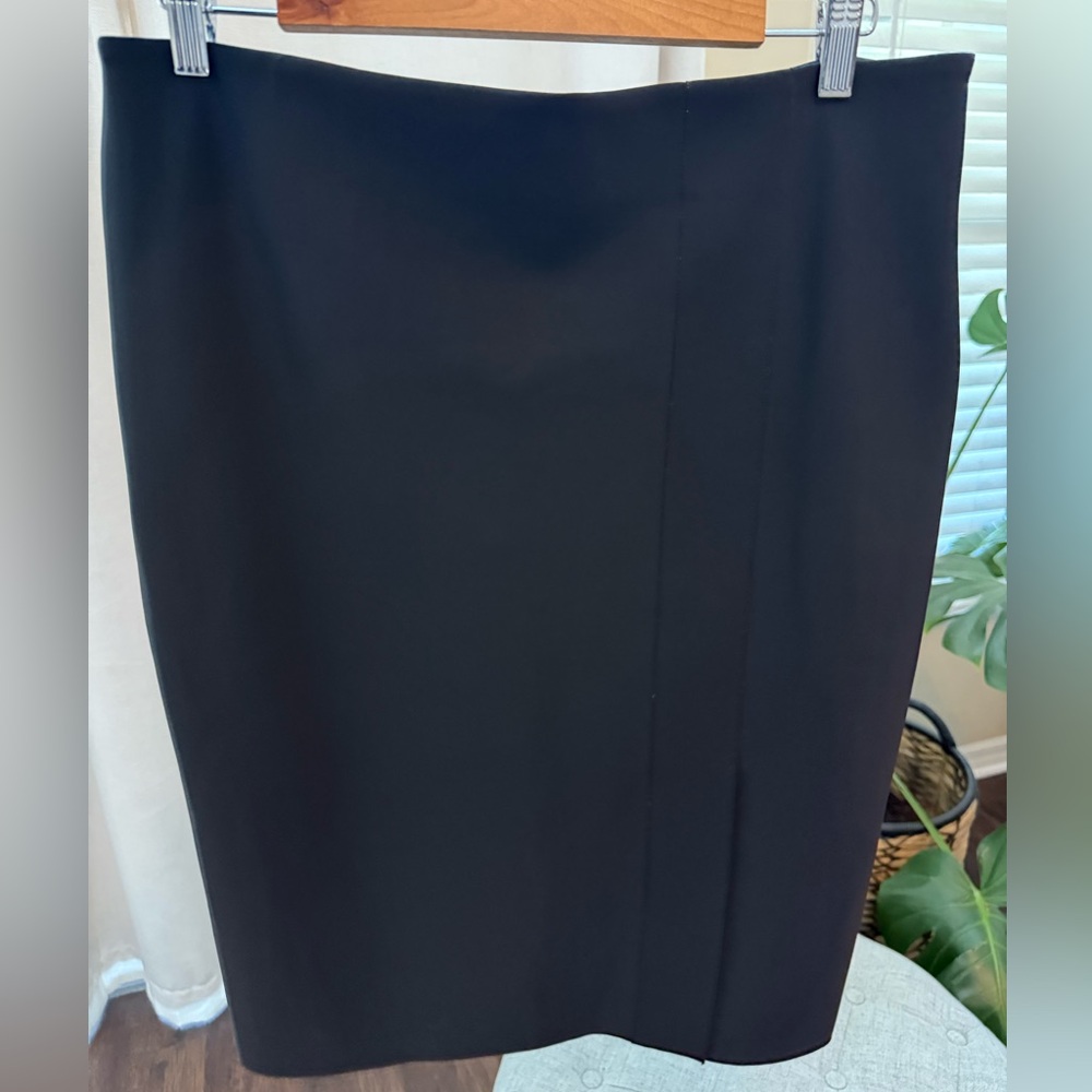 Ecru Black Front Slit Pencil Skirt Size Large 💎 EUC! Retail $250 Dry Cleaned